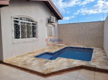 Casa · 130m² · 2 Quartos · 2 Vagas · CASA COM PISCINA E ÁREA DE CHURRASQUEIRA NO JARDIM IGAÇABA