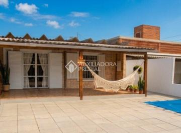 Casa · 300m² · 3 Quartos · CASA COM 3 DORMITÓRIOS, PISCINA E EDÍCULA NO CENTRO, CIDREIRA - RS