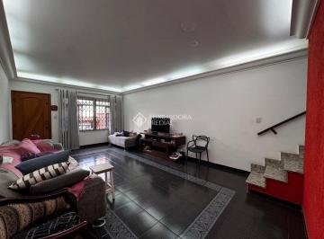 Casa · 200m² · 4 Quartos · 6 Vagas · Sobrado Espaçoso à Venda com Ampla Garagem e Área de Lazer