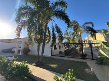 Casa de 3 quartos, Jardim Botânico · Casa Térrea reformada e mobiliada - 3 suites sendo uma na edícula