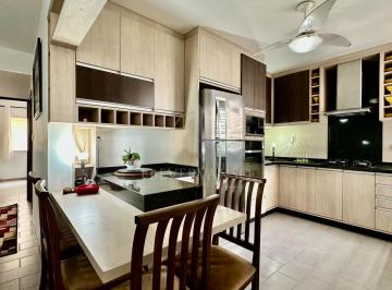 Apartamento · 6947m² · 2 Quartos · 1 Vaga · Apartamento no Centro de Guaratuba, locação temporada