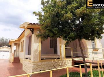 Casa · 270m² · 4 Quartos · 6 Vagas · Casa para alugar em Centro de 270.00m² com 4 Quartos e 6 Garagens