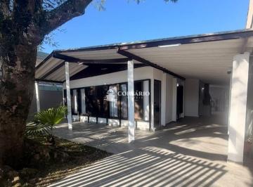 Casa · 109m² · 3 Quartos · 2 Vagas · Casa próxima ao mar em Praia de Leste - PR
