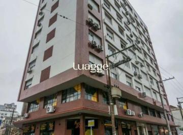 Apartamento · 171m² · 4 Quartos · 1 Vaga · Apartamento Mobiliado com 4 Quartos e 2 Suítes Elevador e Vaga no Centro