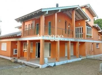 Terreno · 1080m² · 3 Quartos · 2 Vagas · Casa no Condomínio Cantegril com 1.080m2 de terreno e 467m2 de área construída
