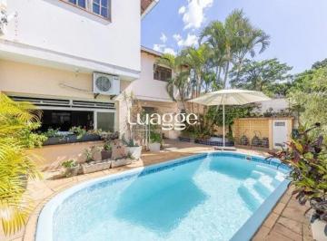 Casa · 160m² · 3 Quartos · 2 Vagas · Casa térrea, 160 m² privativos, patio com piscina, no Bairro São Sebastião.