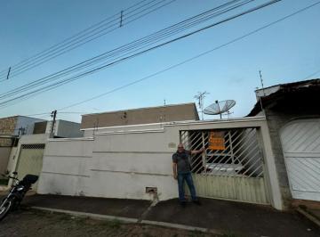 casa-com-3-quartos-em-nepomuceno-mg-no-bairro-vila-rio-grande-imovel443940-img6a7a0e357e097.jpg · Casa com 3 quartos para alugar em Nepomuceno, no bairro Vila Rio Grande