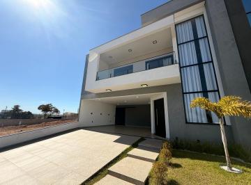 Casa · 234m² · 3 Quartos · Casa contemporânea com integração à piscina — Condomínio Pampulha