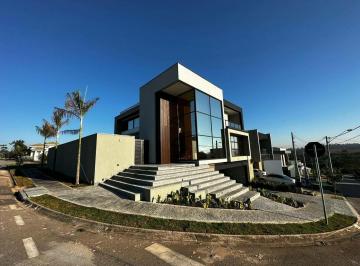Casa · 359m² · 4 Quartos · 4 Vagas · Mobiliado e pronto para morar, no Campos do Conde