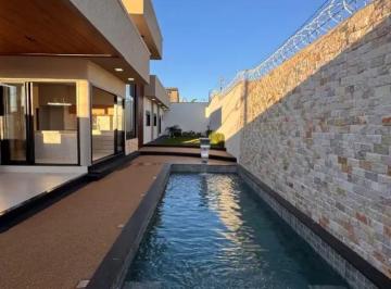 Casa de 4 quartos, São Paulo · Casa de 250 m² com 4 quartos à venda no Butantã