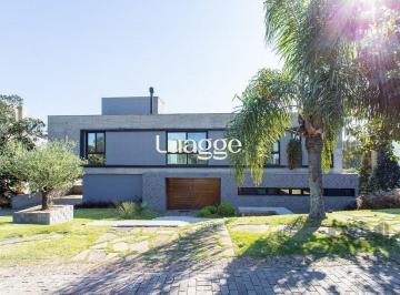 Casa · 443m² · 4 Quartos · 4 Vagas · Casa à venda - em Teresópolis