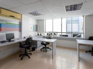 Comercial · 69m² · 6 Quartos · Andar inteiro mobiliado com 215 m² para até 60 pessoas