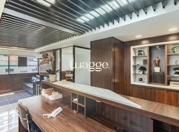 Comercial · 218m² · 3 Quartos · 4 Vagas · Sala/Conjunto Comercial com 4 vagas e 218m²