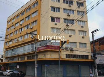 Comercial · 210m² · Loja com grande potencial comercial