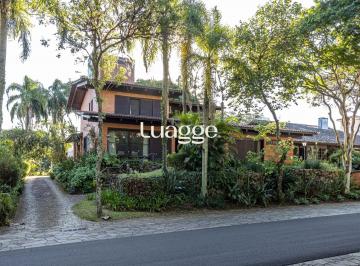 Casa · 394m² · 4 Quartos · 4 Vagas · Casa à venda - em Cavalhada