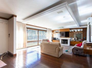 Casa · 221m² · 3 Quartos · Casa Térrea.