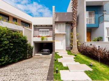 Casa de 3 quartos, Curitiba · Casa Alto padrão com piscina privativa, no Residencial Villaggio Valle Del Sole. 3 quartos, 1 suíte