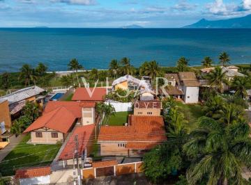 Casa · 218m² · 4 Quartos · Casa na Praia do Capricórnio próxima ao mar