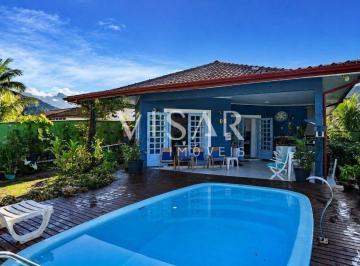 Casa · 136m² · 3 Quartos · 4 Vagas · Casa em Ubatuba com área de lazer