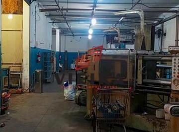Comercial · 700m² · Galpão bem localizado para sua empresa!!!