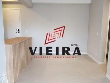 Apartamento · 68m² · 2 Quartos · 2 Vagas · APARTAMENTO REFORMADO, PRÉDIO COM LAZER CLUBE!