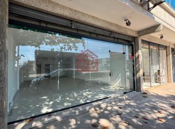 Comercial · 204m² · 2 Quartos · Loja para Locação em Praia Campista, Macaé - 204m²