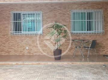 1 Casa Praia do Morro - Reformada Novíssima.jpeg · Casa novíssima com 2 quartos e varada de acabamento agradabilíssimo. Possui espaços alinhados o que