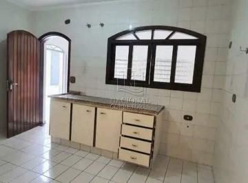 Casa · 170m² · 3 Quartos · 4 Vagas · Casa assobradada espaçosa com 3 dormitórios, 1 suíte, quintal. 4 vagas.