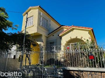 Photo 1 · Casa Ampla com Pátio e Excelente Localização no Petrópolis