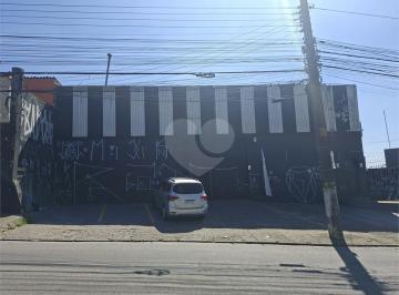 Comercial · 743m² · 6 Vagas · Galpão à venda ou para locação em Centro - SP