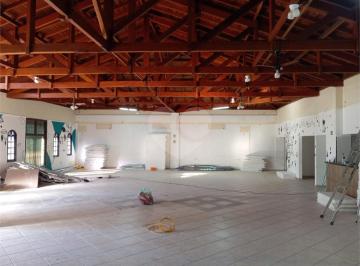 Comercial · 370m² · 5 Vagas · Salão Comercial para locação em Taboão - SP