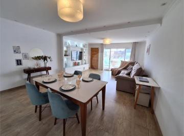 Casa · 268m² · 4 Quartos · 4 Vagas · Sobrado com 4 quartos à venda em Nova petrópolis - SP