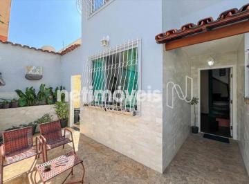 Fachada · Casa com 3 quartos à venda no Dona Clara!