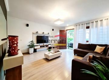 Casa · 110m² · 3 Quartos · 2 Vagas · Condomínio Fechado no Horto Florestal, com 110m², 3 quartos, sendo 1 suíte e 2 v
