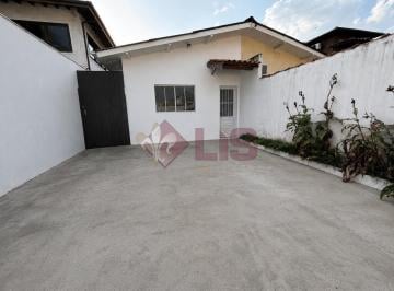 Casa · 94m² · 2 Quartos · 2 Vagas · Casa à venda no bairro Sumaré em Caraguatatuba, 2 dormitórios sendo uma suíte