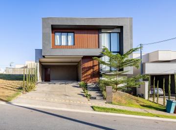 Casa · 250m² · 4 Quartos · 4 Vagas · Sobrado à venda no Jardins Bolonha com 4 suítes, 250 m² e terreno de 300 m²