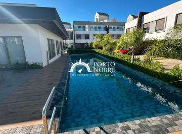 Casa · 185m² · 3 Quartos · 2 Vagas · Casa em Condomínio com Terraço e Lazer Completo
