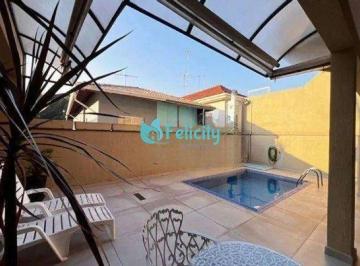 Casa · 279m² · 3 Quartos · 5 Vagas · Sobrado 279m² com 3 Quartos, Piscina e 5 Vagas no Jardim Líbano