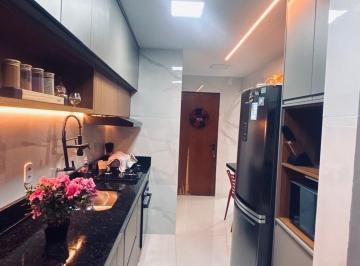 Apartamento · 94m² · 2 Quartos · 1 Vaga · Vendo Apartamento reformado na Ponta do Farol