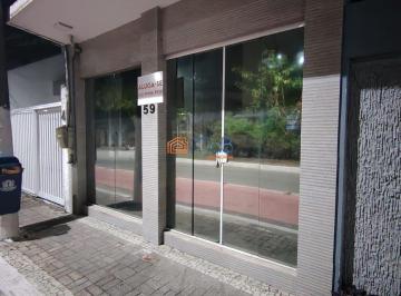 Comercial · 33m² · 1 Quarto · Excelente loja comercial de 50 m², com ótima localização, no Centro