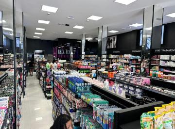 Comercial · 340m² · Excelente loja no Centro de Macaé – 240m² salão + 100m² estoque