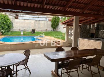 Casa · 250m² · 3 Quartos · 2 Vagas · 0 - Casa 3 quartos, sendo 1 suíte