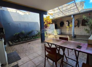 Casa · 197m² · 6 Quartos · 2 Vagas · Casa para venda em Campos Elíseos de 196.77m² com 6 Quartos, 1 Suite e 2 Garagens