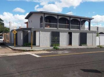Casa · 267m² · 3 Quartos · 5 Vagas · Sobrado para venda e aluguel em Centro de 267.00m² com 3 Quartos, 1 Suite e 5 Garagens