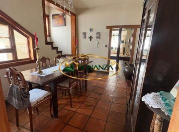 Casa · 330m² · 5 Quartos · Casa para aluguel - no Campo Alegre