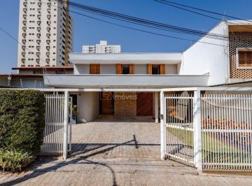 Casa · 372m² · 4 Quartos · 6 Vagas · Sobrado para venda e aluguel em Centro de 372.00m² com 4 Quartos, 3 Suites e 6 Garagens