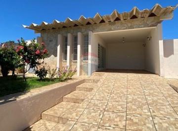 Casa · 243m² · 3 Quartos · Casa para venda em Rebouças de 242.93m² com 3 Quartos e 3 Suites