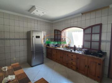 Casa · 65m² · 4 Quartos · Casa à venda - no Centro