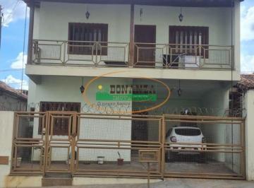 Casa · 240m² · 4 Quartos · Casa à venda - em Papavento