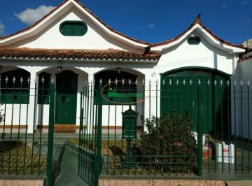 Casa · 300m² · 4 Quartos · Casa para aluguel - no Centro